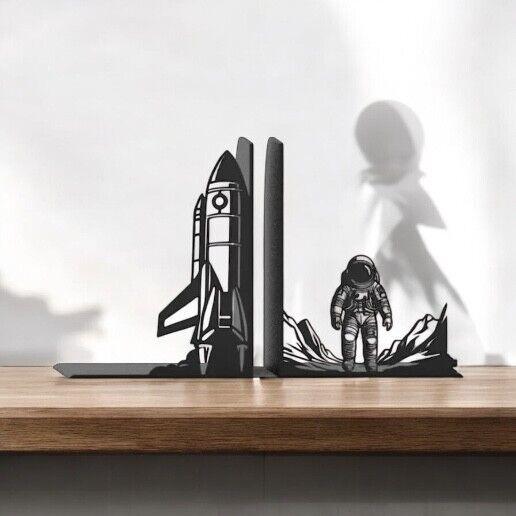 Astronaut Bookends for your bookshelf. Really Cute Bookends.