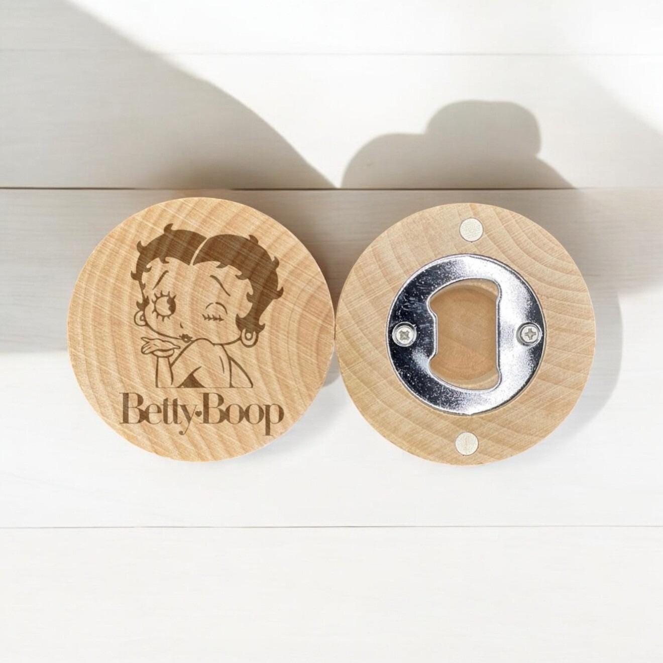 Retro Pin-Up Girl Engraved Bottle Opener – Vintage Gift for Cartoon & Glam Fans