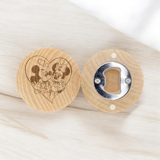 Engraved Wooden Bottle Opener – Cute Cartoon Couple in Heart Design